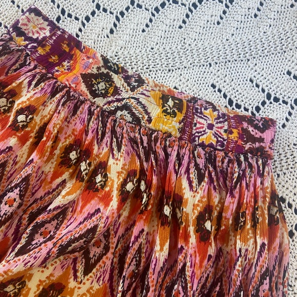 Beautiful Maxi Skirt size Small - Picture 3 of 6